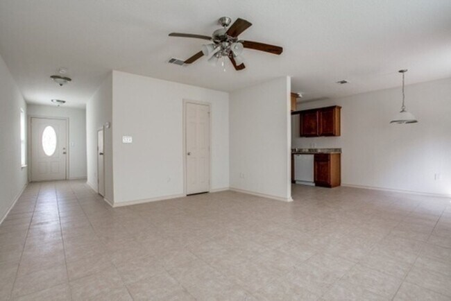 Building Photo - 1109-1111 Parkway Trail