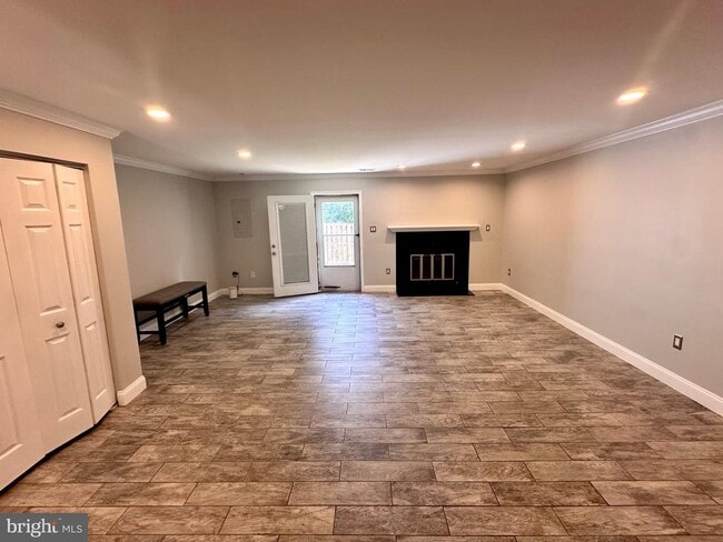 Building Photo - 18085 Olde Port Ln