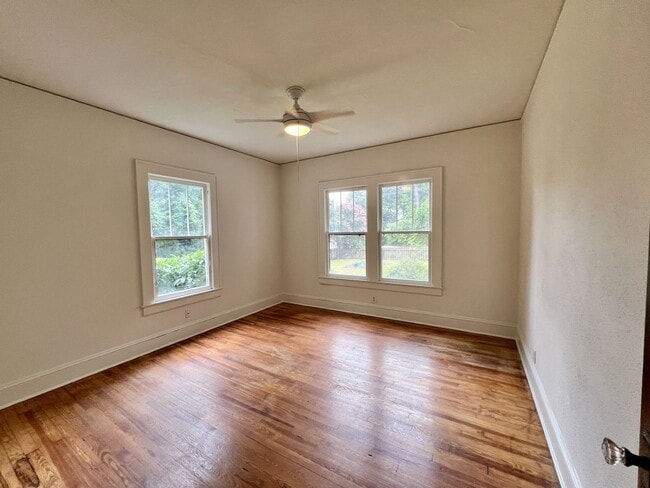 Building Photo - 2 Bed | 2 Bath Single Family Home