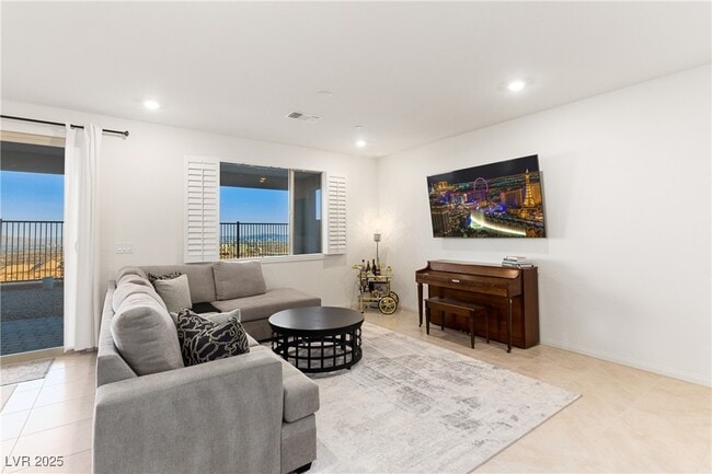 Building Photo - 1592 Pacific Baza St