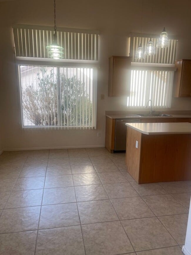 Building Photo - 3 Bed 2 Bath Available Now!! Contact Property Pros Property Management for more details