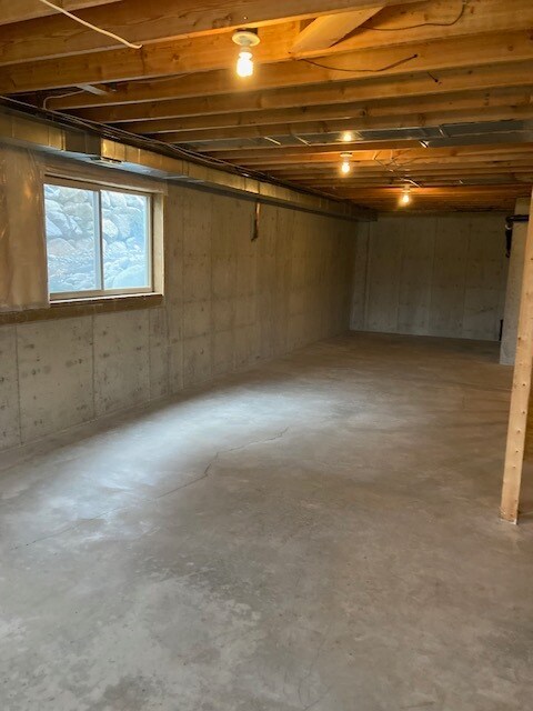 Building Photo - 18317 E Riverway Ave