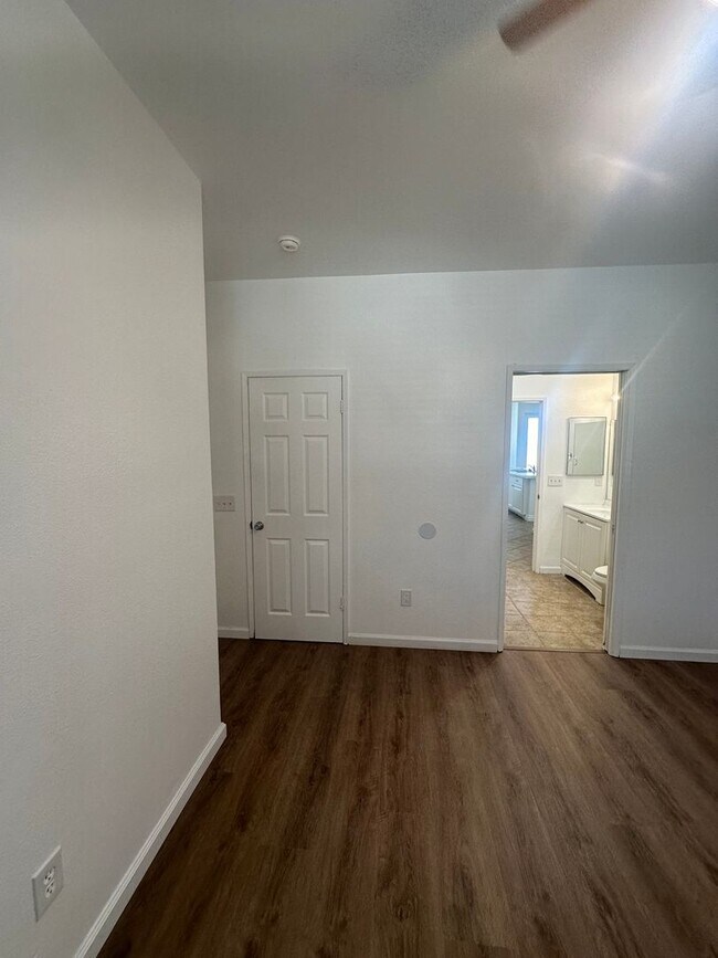 Building Photo - Spacious 4-Bedroom Home with Office, 3 Full Baths, and Modern Amenities