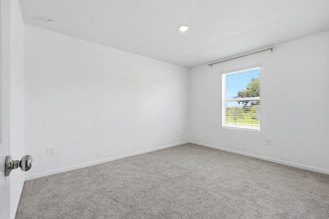 Building Photo - 14491 NW 165th Rd