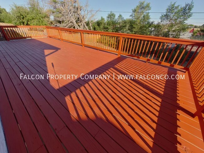 Building Photo - 475 Loomis Ave