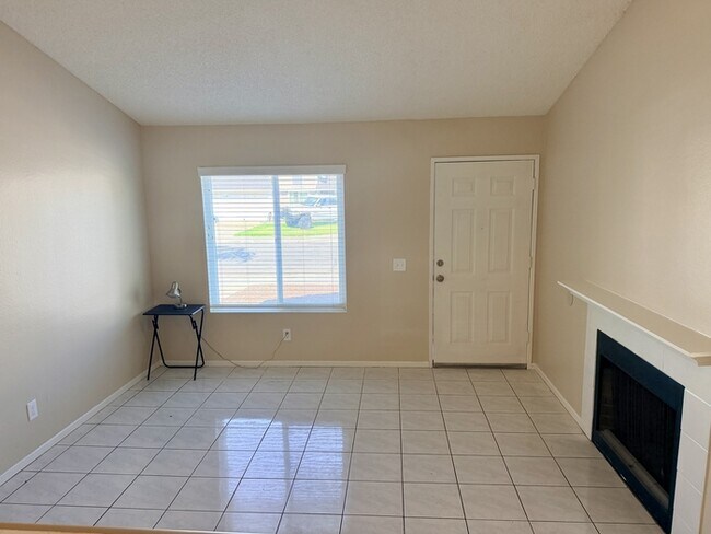 Building Photo - 2036 Orchard Dr