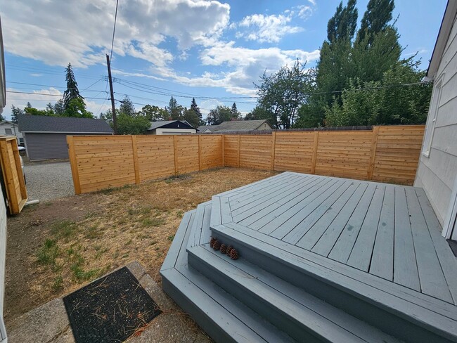 Building Photo - Newly Remodeled Home on the South Hill