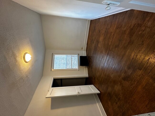 Building Photo - 1953 S Central Ave