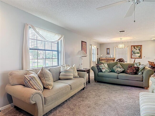 Building Photo - 290 Rotonda Cir