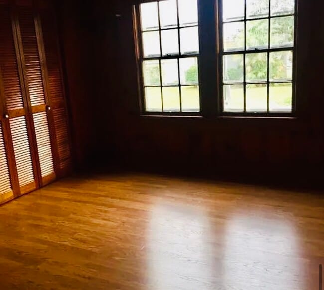 Building Photo - 94 Main St