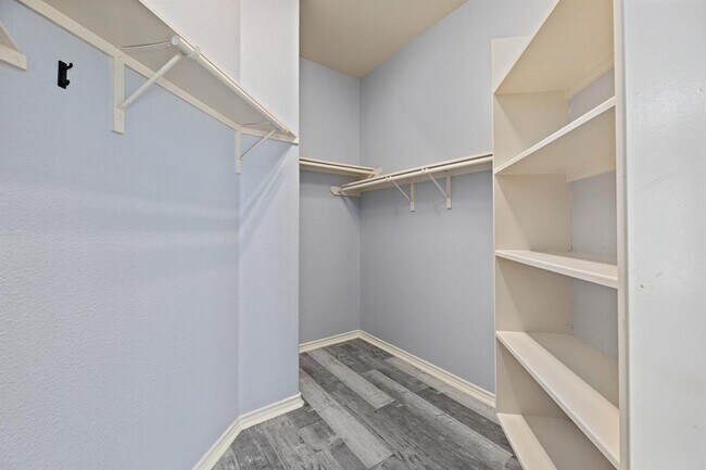 Building Photo - 11617 Glen Knoll Dr