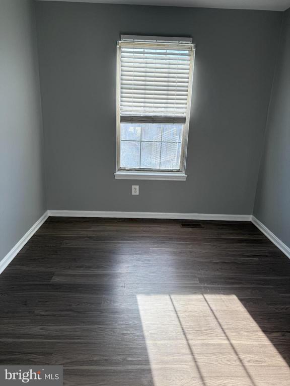 Building Photo - 1027 Pirates Ct