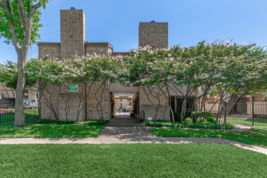 Interior Photo - COUNTRY GREEN