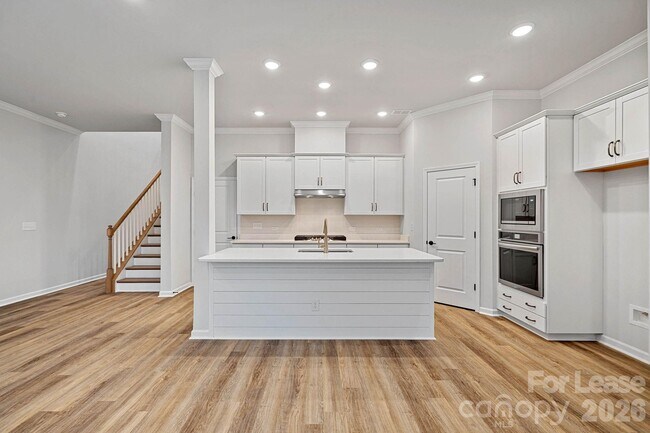 Building Photo - 8054 Houser St