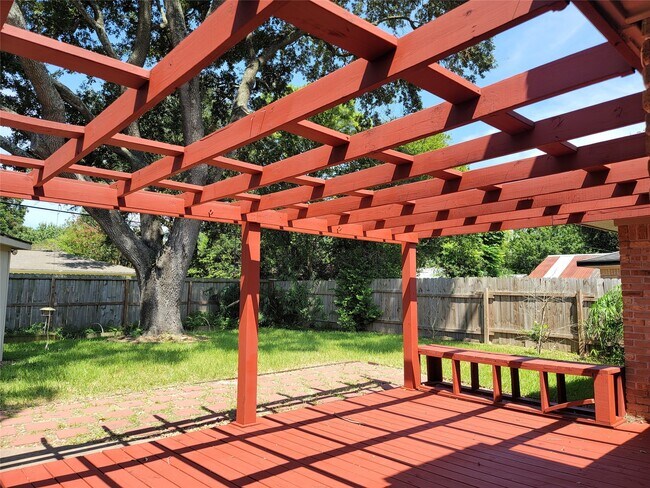 Building Photo - 9322 Fairdale Ln