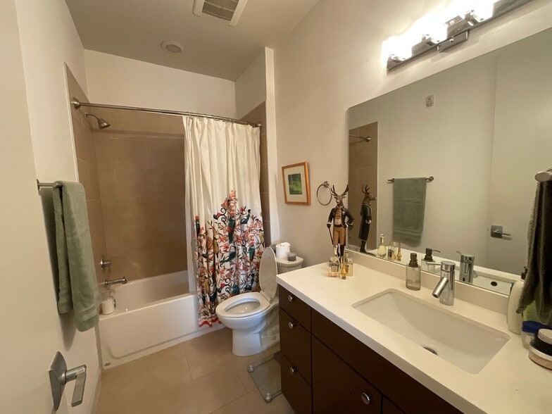 Building Photo - 17902 La Cantera Pkwy