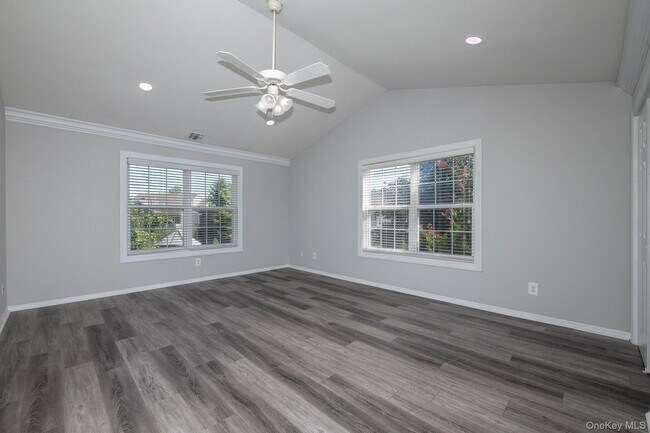 Building Photo - 170 Overlook Dr