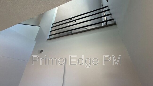 Building Photo - 1741 Ridgehaven Ct