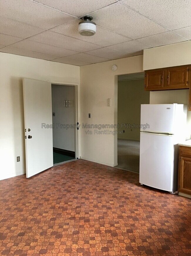 Building Photo - 437 S Aiken Ave