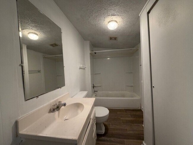 Building Photo - 1961-1963 Kenton St.