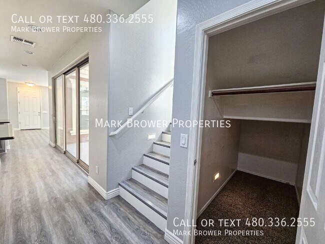 Building Photo - 8964 W Northview Ave