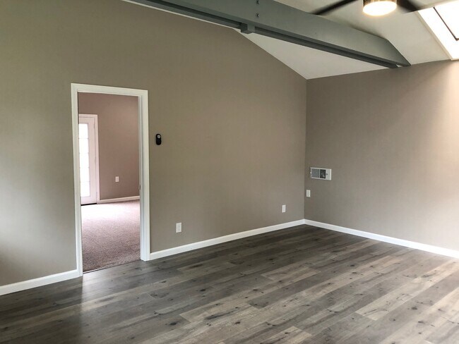 Building Photo - BEAUTIFUL & SPACIOUS 1 BR COTTAGE IN QUIET CUL-DE-SAC IN CLAIREMONT