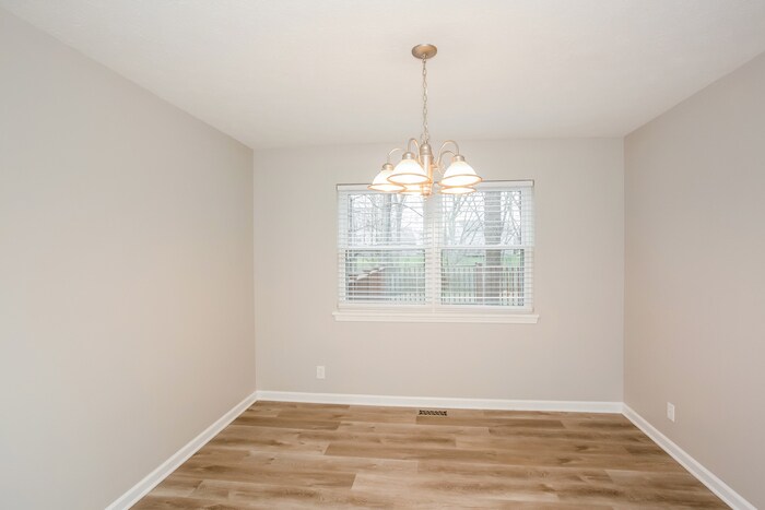 Building Photo - 8223 Maple Leaf Ct