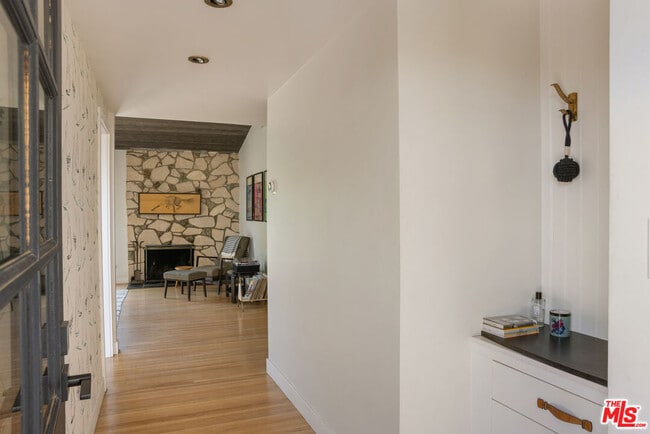 Building Photo - 2611 Range Rd