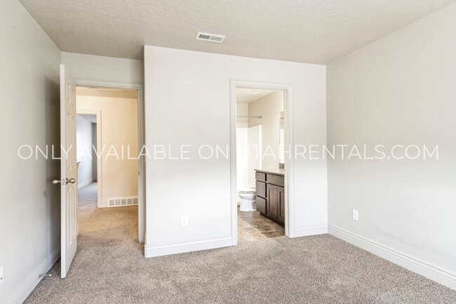 Building Photo - 21 E 8330 S