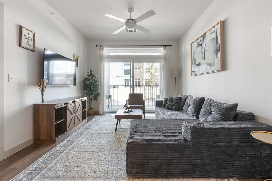 Building Photo - 1301 Leah Ave