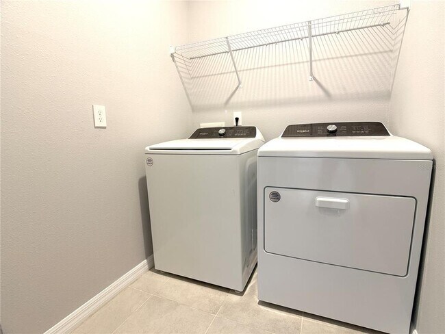 Building Photo - 3063 Laurel Oak Ln