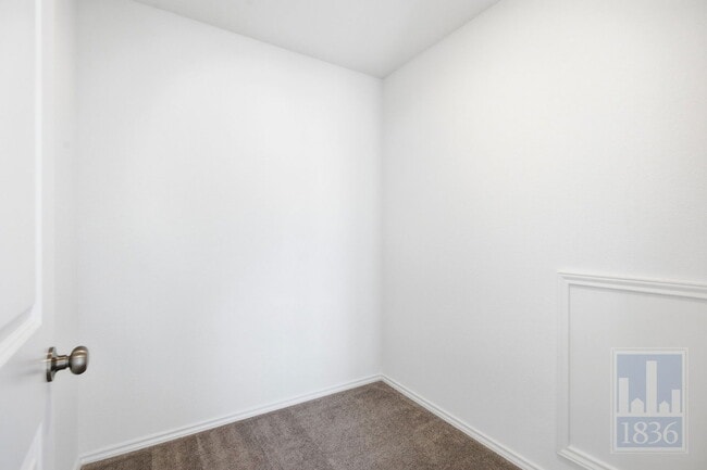 Building Photo - 106 Arbordale St