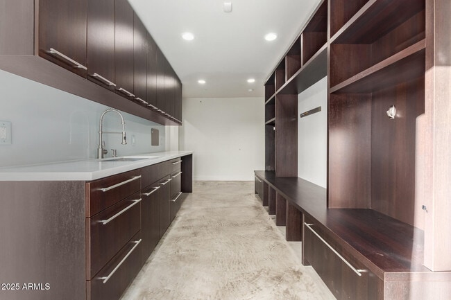 Building Photo - 6636 N 48th St