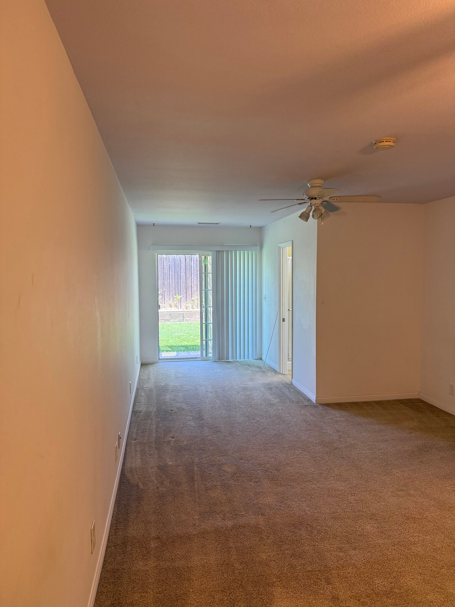 Building Photo - 891 Rosewood Ave