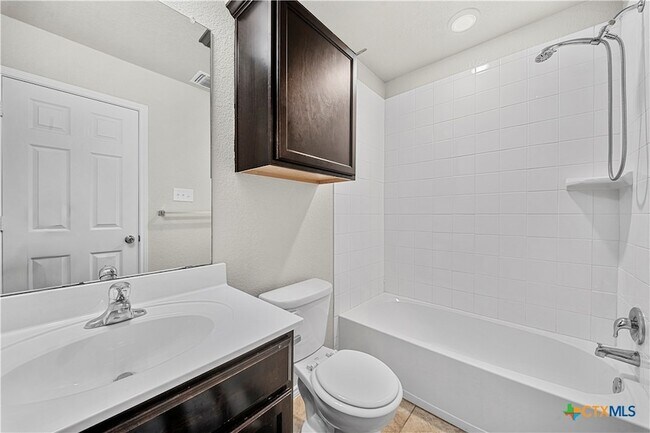 Building Photo - 1602 Gigante Dr