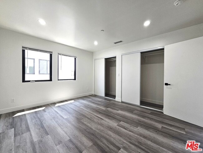 Building Photo - 4110 1/2 Normandie Ave