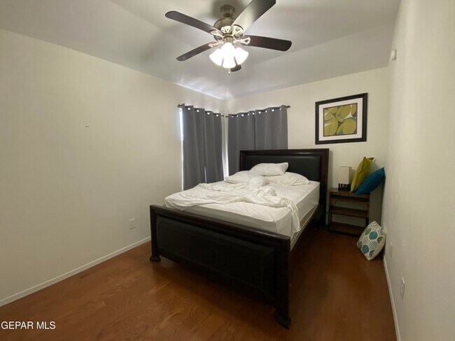 Building Photo - 812 Merriman Dr
