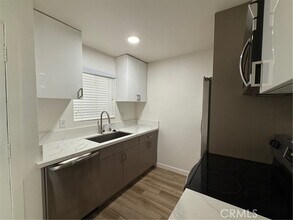 Building Photo - 404 N Broadway