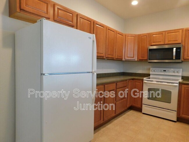 Building Photo - 2464 Thunder Mountain Drive