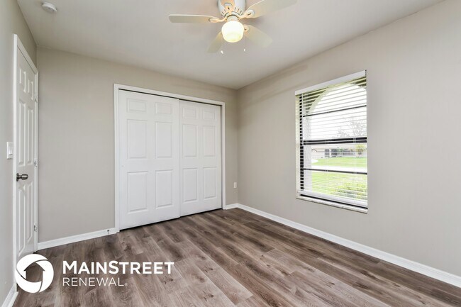 Building Photo - 3304 SW 11th Ct