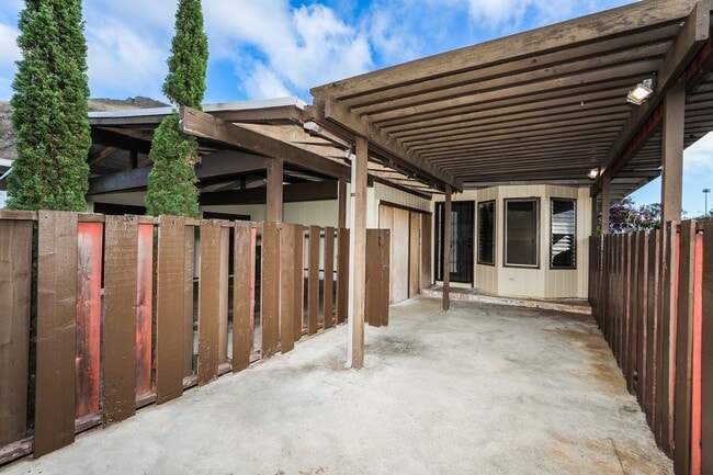 Building Photo - Hawaii Kai - Koko Head Terrace - 3 Bdrm/1.5 Bath/Carport - Single Family Home - $3,100