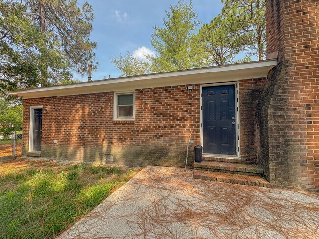 Building Photo - Coming Soon! 3 Bedroom 2 Bathroom- Pets Allowed!