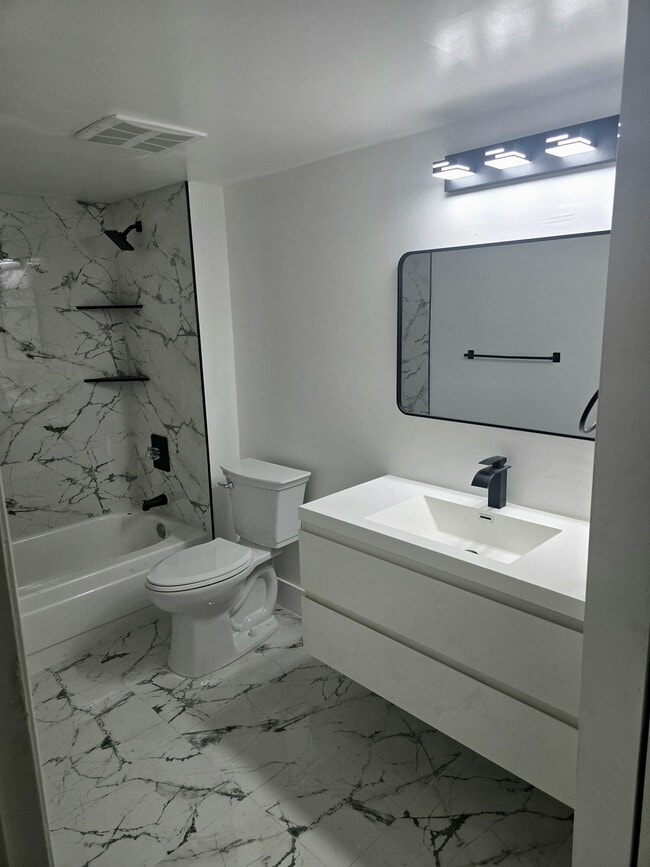 Building Photo - 4204 Waterview Cir