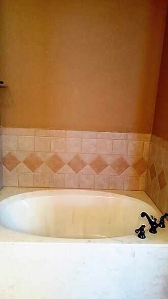 Building Photo - 2509 Jake Dr