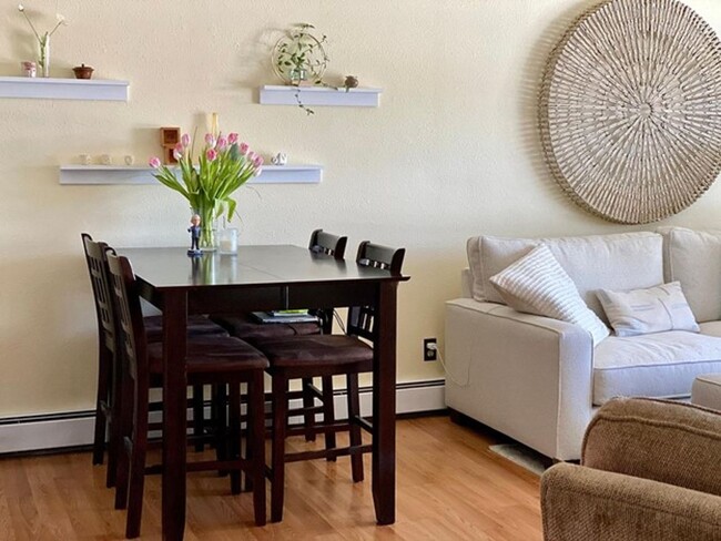 Building Photo - Fully Furnished 2B/1B Condo Available Now!