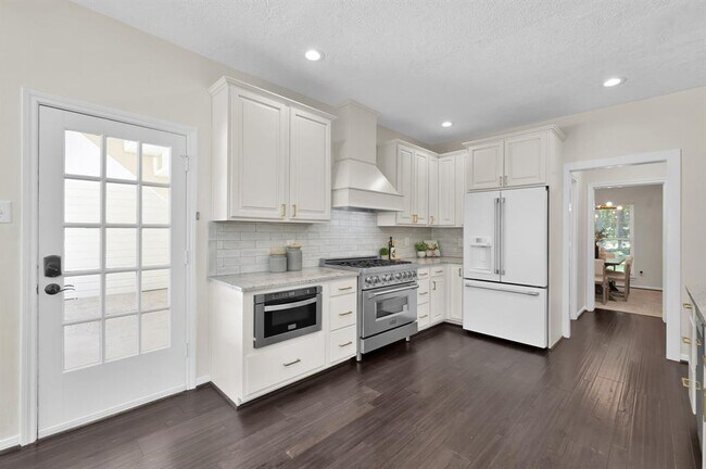 Building Photo - 2811 Crossvine Cir