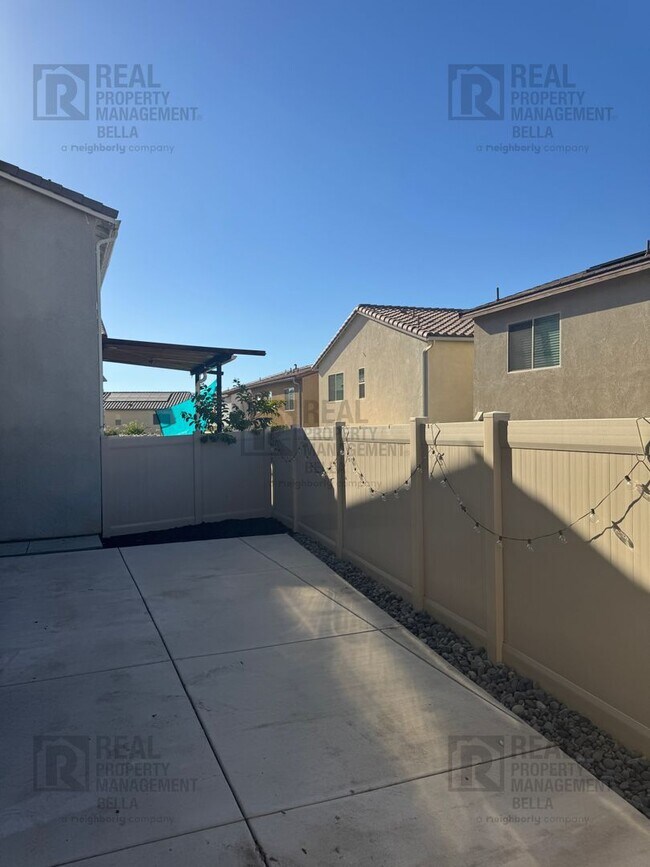 Building Photo - Gated Canyon Hills Gem – 3 Bedrooms, 2.5 B...