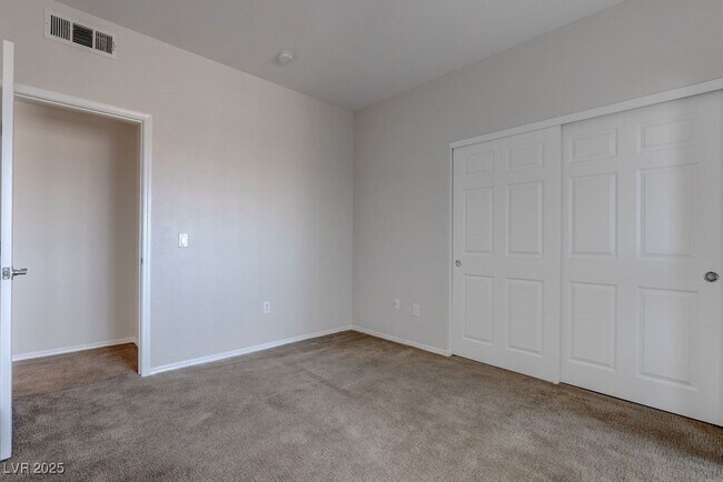 Building Photo - 1050 E Cactus Ave