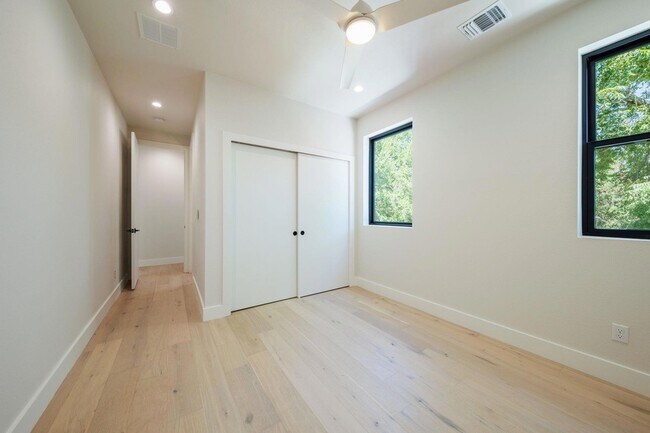 Building Photo - 6315 Del Monte Rd