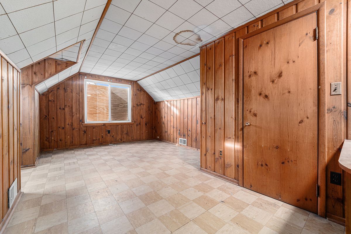 Building Photo - 6306 Farmbrook St